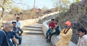 गोरखगिरि में रोपवे के लिए लखनऊ से आया विशेषज्ञ दल