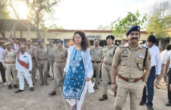 डीएम-एसपी की मौजूदगी में पुलिस एवं प्रशासनिक टीमों ने किया मॉक ड्रिल