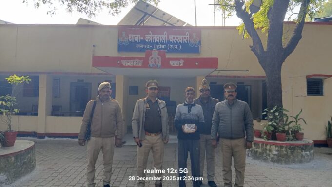 पिता की हत्या के आरोप में कलयुगी पुत्र गिरफ्तार,कब्जे से बरामद की आलाक़त्ल ईट