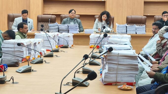 जिला निर्वाचन अधिकारी ने राजनैतिक दलों के साथ साझा किया मतदाता सूची का ड्राफ्ट