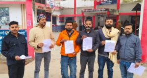 छोटे सर्राफा व्यापारियों का करोड़ों रूपये लेकर परिवार सहित फरार हुआ सर्राफा कारोबार