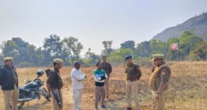 सीओ ने लिया मकर संक्रांति मेला,धसान नदी स्नान/पूजन एवं सिद्धबाबा मंदिर में दंगल की तैयारियों का जायजा