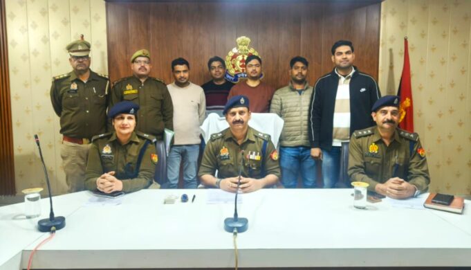 चोरी की घटना का खुलासा कर पुलिस ने आरोपी मामा-भांजे को किया गिरफ्तार