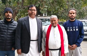 मसीही समाज ने डीएम को पत्र देकर की पालिका द्वारा कराए जा रहे निर्माण कार्य में रोक की माँग